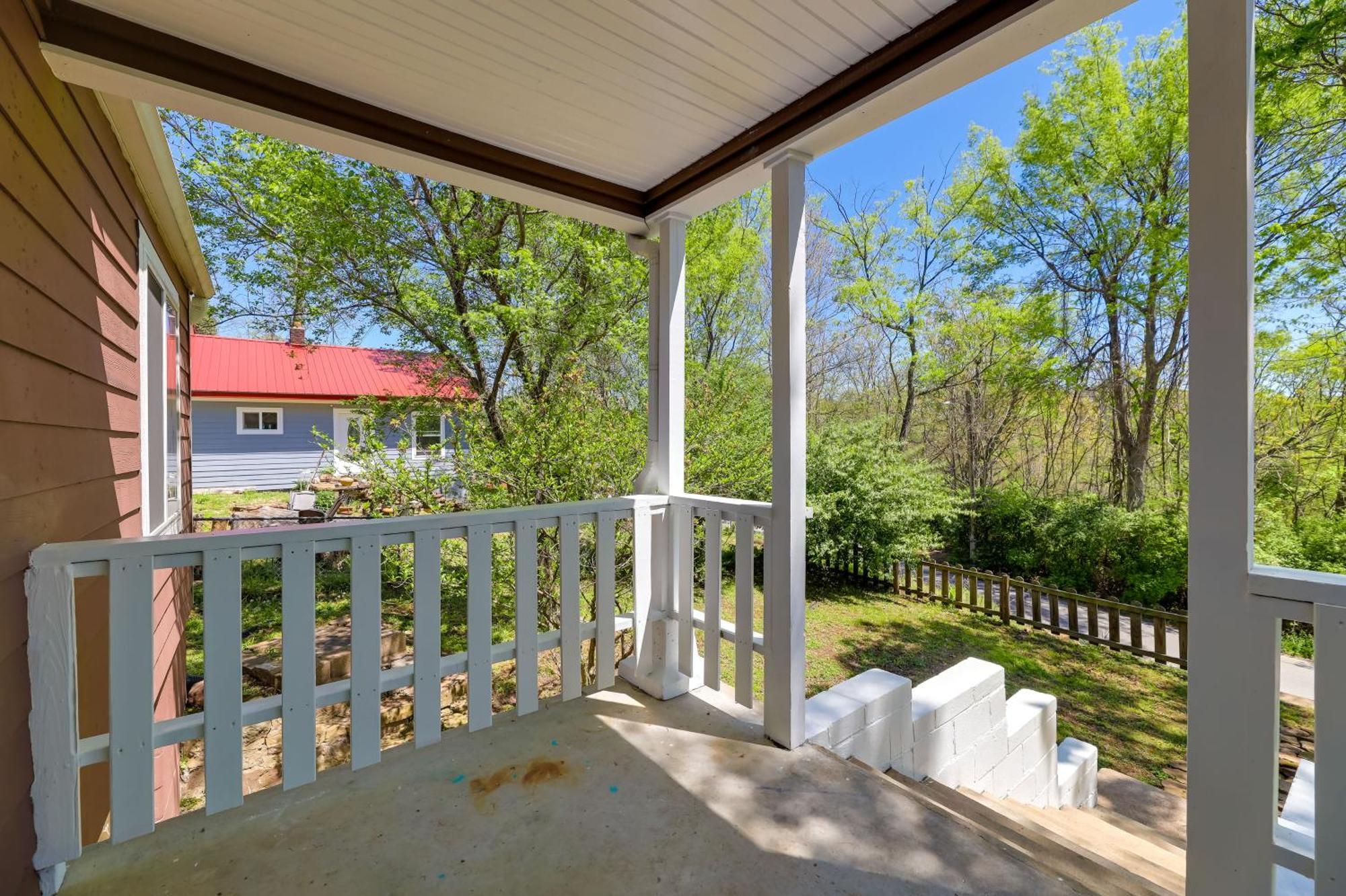 Fayetteville Retreat With Yard - Walk To Campus! Exterior photo