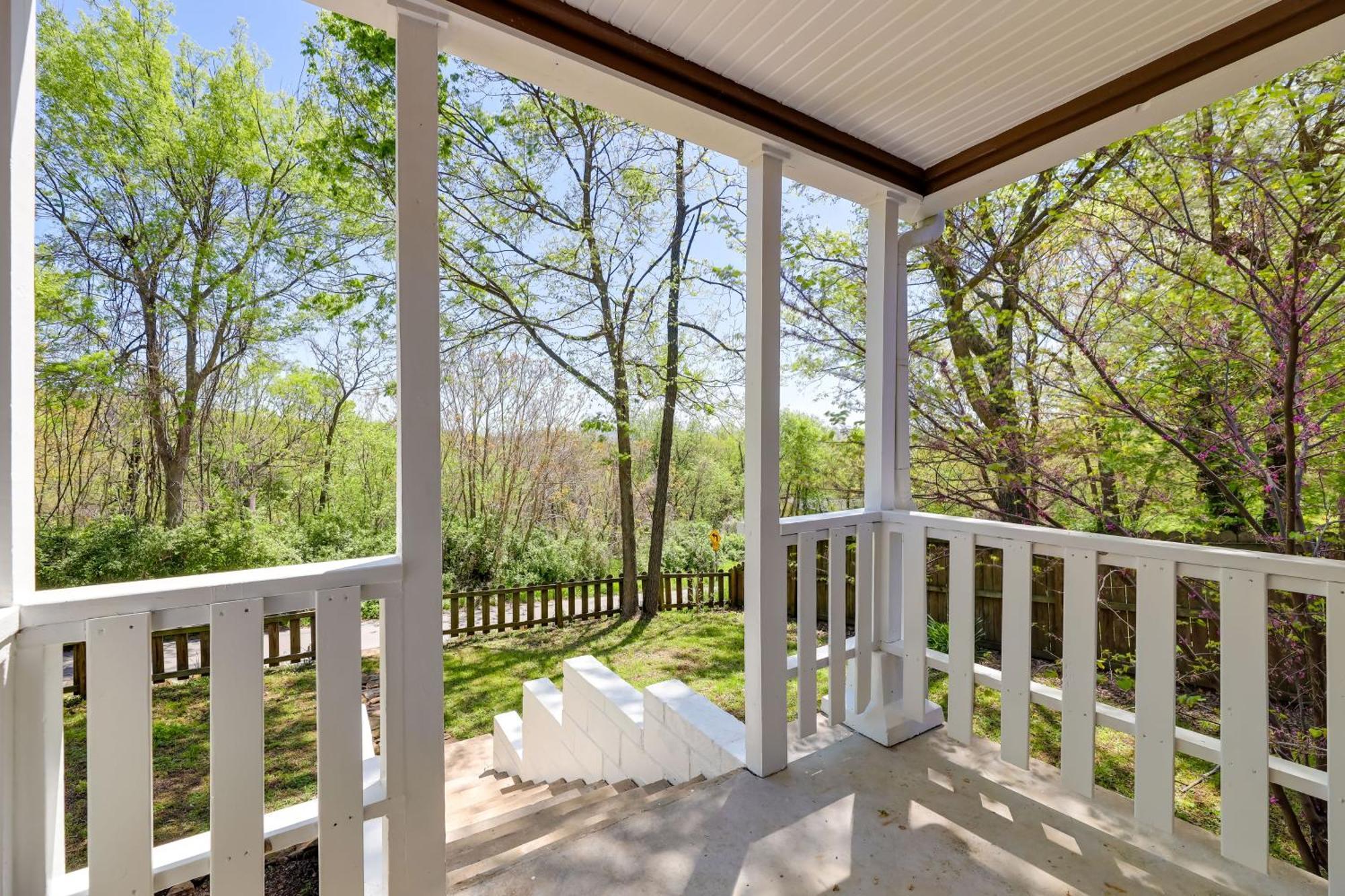 Fayetteville Retreat With Yard - Walk To Campus! Exterior photo